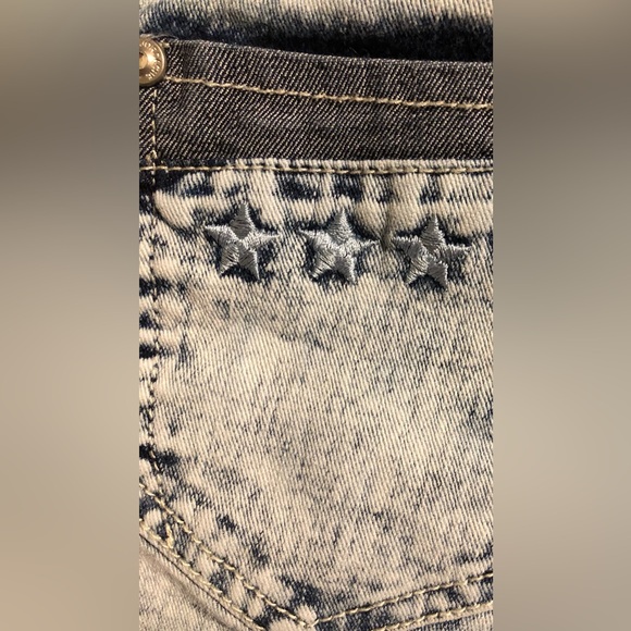 Jordache acid wash shorts with star design on thighs girls side 12 - Picture 6 of 11